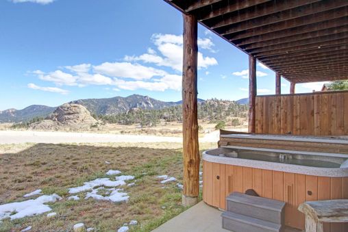 Private Outdoor Hot Tub