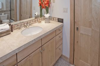 Lodge Room Bathroom 2