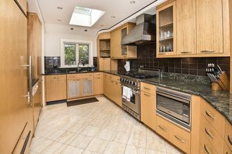 05 Kitchen