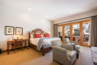 Stein Eriksen Lodge Luxury 4 Bedroom Corner Suite with Hot Tub