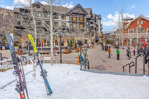 Ski-in/out convenience