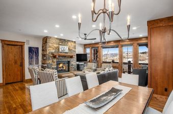 05 Dining Area