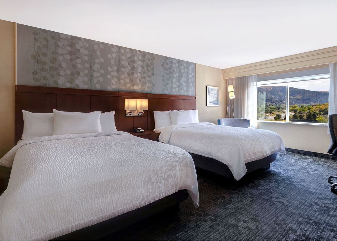 Courtyard Glenwood Springs 2 Queen Suite