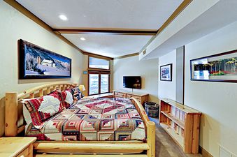 09 Bedroom