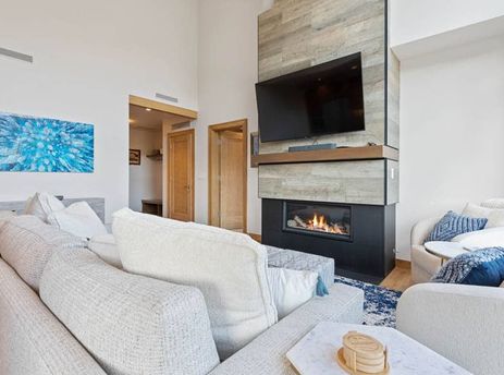 Riverfront-Lodge-403-2243 1