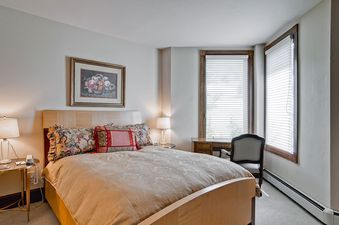 21-mccoy-peak-lodge-602-bedroom-d1