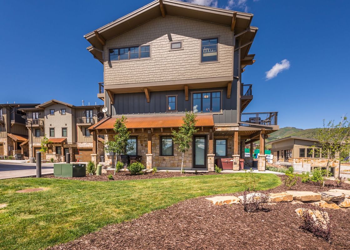 00 Blackstone 14 Exterior