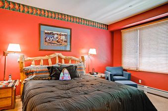 EastWestResorts HS208 King