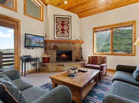 Trail's End Lodge 305