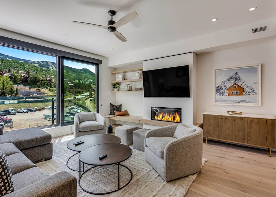 Electric Pass Lodge 403