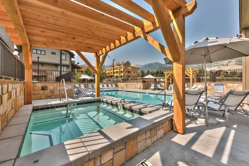 Outdoor Community Hot Tub
