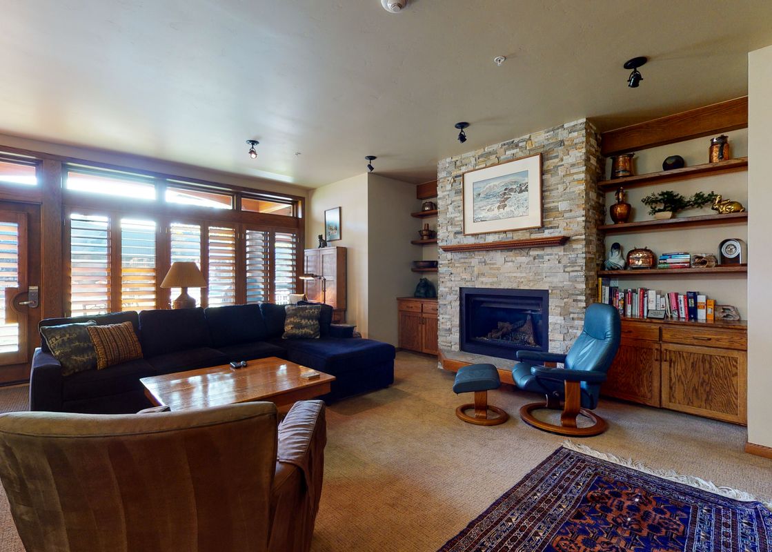 01 Living Room