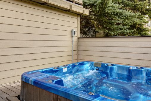 Private Outdoor Hot Tub