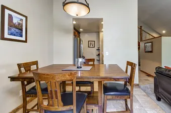 05 Dining Area