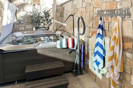 Hot tub (Private)