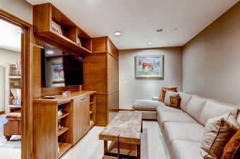 04 Meadows-M1 tv-room
