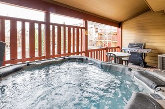 13 Bear Hollow 5454 Private Hot Tub