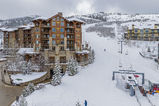 Ski-in/ski-out access