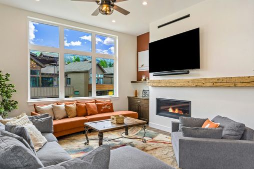 Gas fireplace