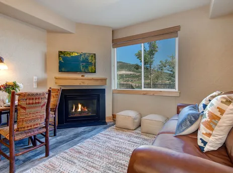 04 Silverado Lodge 124