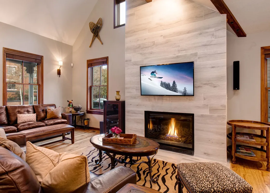 01 Abode Off Main