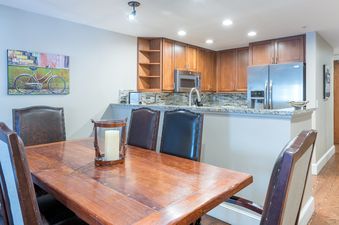 River Club 302