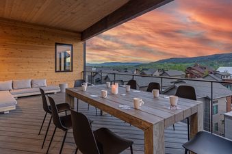 06 Friesian Chalet Deck