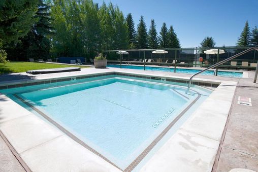Outdoor Community Hot Tub