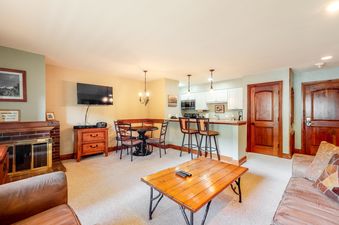 02 Lion Square Lodge South 366