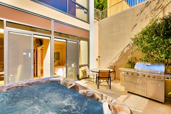 15 La Jolla Village Oceanfront