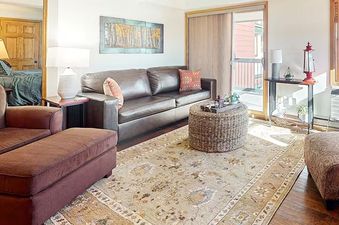 Torian Plum Plaza 307