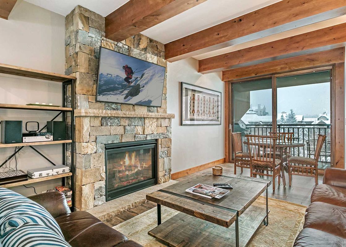 01 Antlers At Vail 601