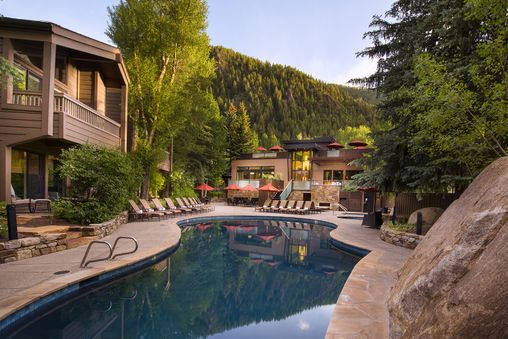 2 Outdoor heated pools