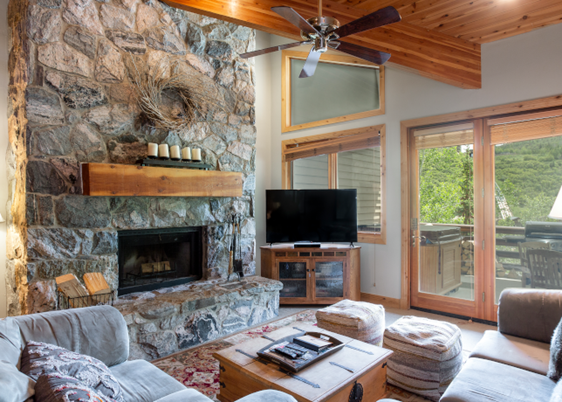 Trails End Lodge 503 Living Room