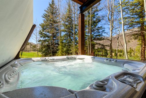 Outdoor Private Hot Tub