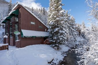 Manitou Lodge