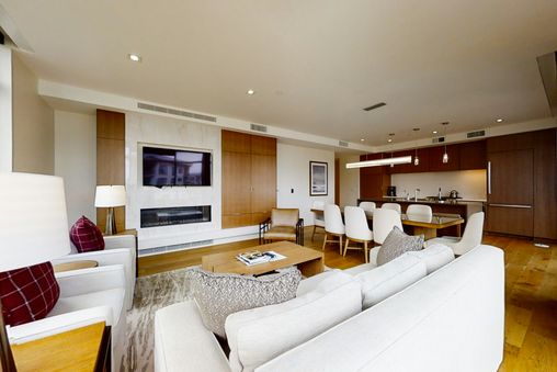 Gas fireplace