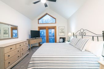 The Kayenta II 16 bedroom features a comfortable bed and relaxing decor.