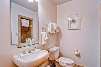 EastWestResorts HW107 Bathroom