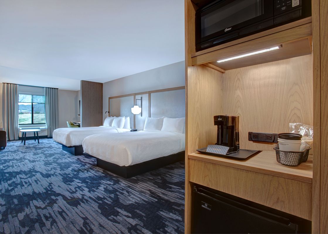 Fairfield Inn and Suites 2 Queen Studio