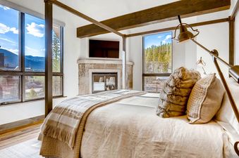 16 Restoration on the River Primary King Suite