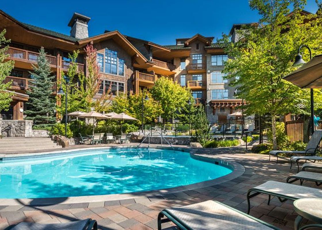 First Tracks Lodge