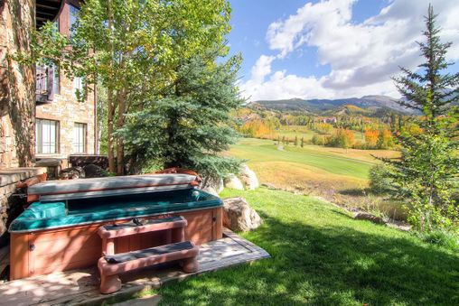 Outdoor Community Hot Tub