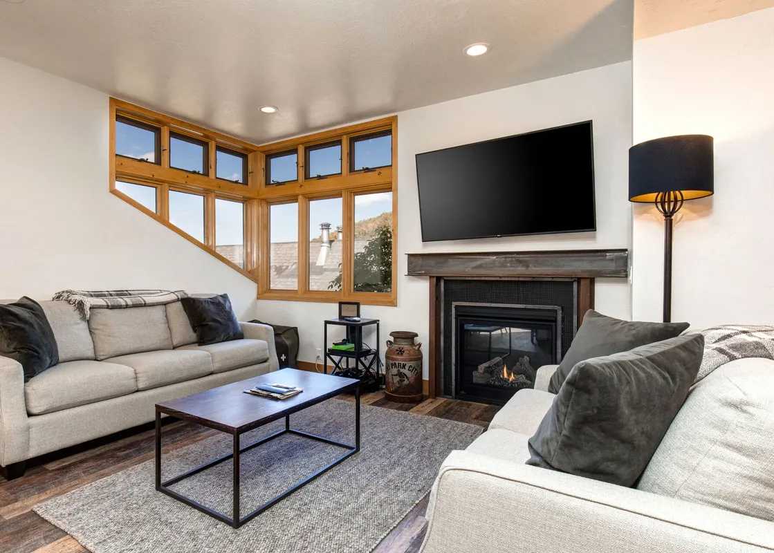 01 Living Room