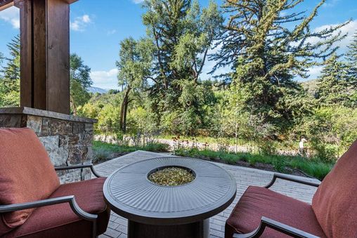 Outdoor Fire Pit