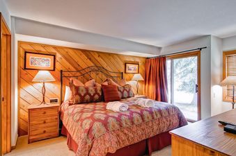 120529 EastWestResorts 04-RT196 HDReal lo