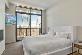 08 Bedroom
