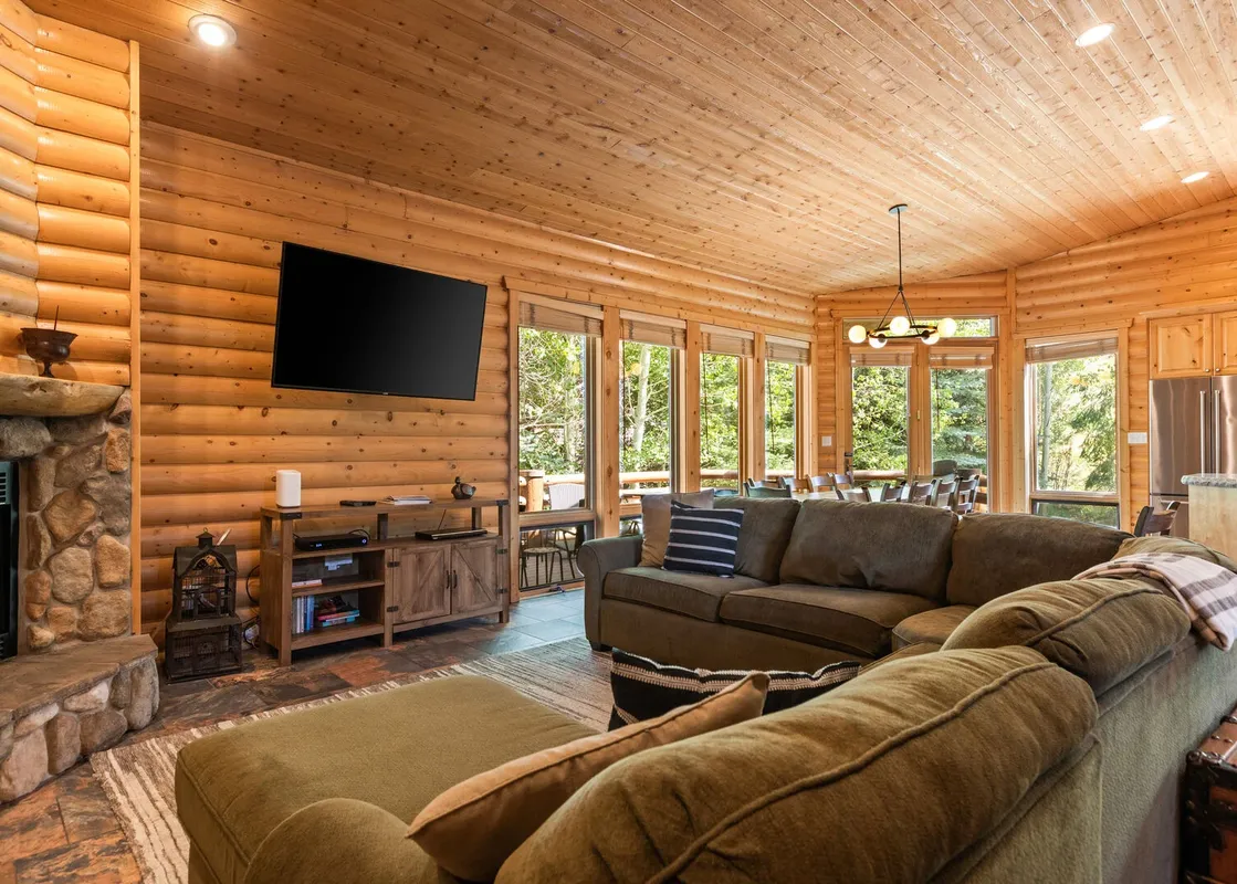 01 Abode at Snow Cloud