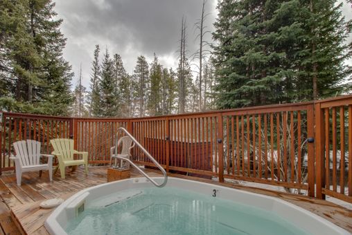 Outdoor Community Hot Tub