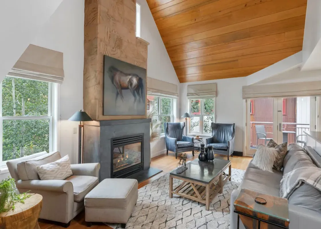 01 Cascades Residence A10